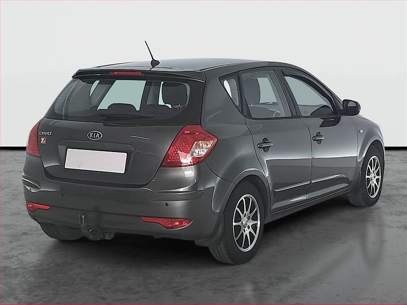 Kia Ceed (2010) 1.4 CVVT, Park. senzory - fotka 5 z 14
