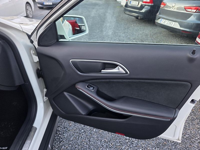 Mercedes-Benz GLA 220CDI 4-MATIC AMG-Paket  - fotka 20 z 24
