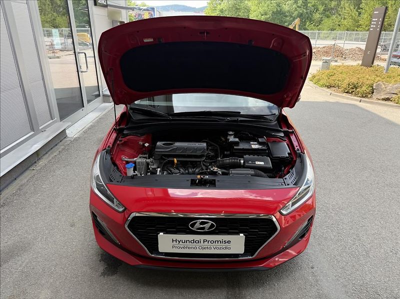 Hyundai i30 1,4 i  WG Trikolor Komfort - fotka 21 z 28