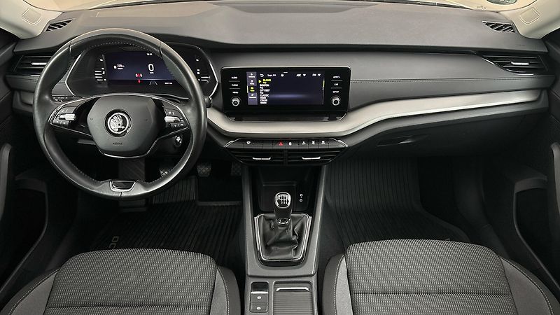 Škoda Octavia 2.0 TDI Ambition Combi - fotka 8 z 24