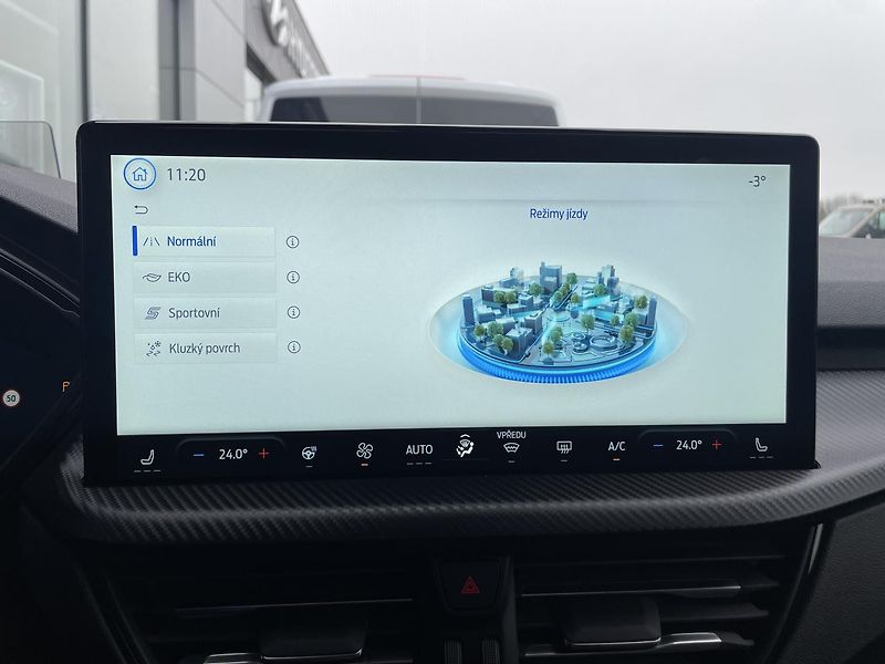 Ford Kuga ST-Line X 2,5 HEV 134 kW AT - fotka 35 z 39
