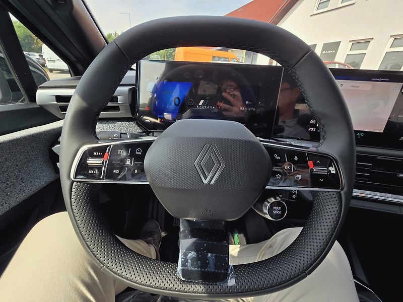Renault Clio (2026) Techno TCe 115 - pobočka Šenov - fotka 8 z 8