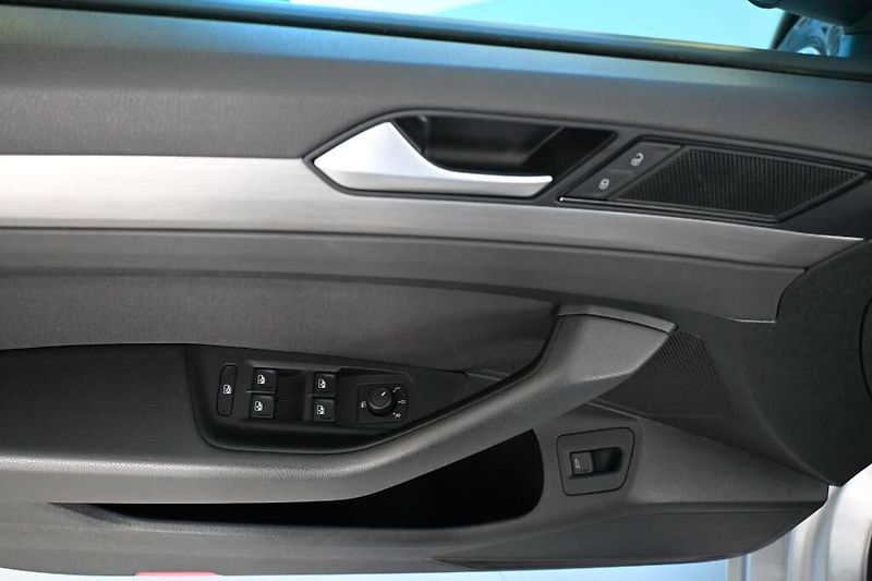 Volkswagen Passat (2021) 2.0 LED Kamera TDI - fotka 15 z 30