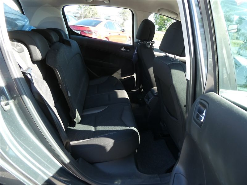 Peugeot 308 1,6 i 88kW 2x kola,klima,závěs - fotka 18 z 29