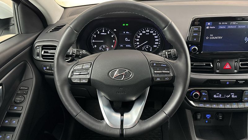 Hyundai i30 1.0 T-GDI Smart Kombi - fotka 9 z 24