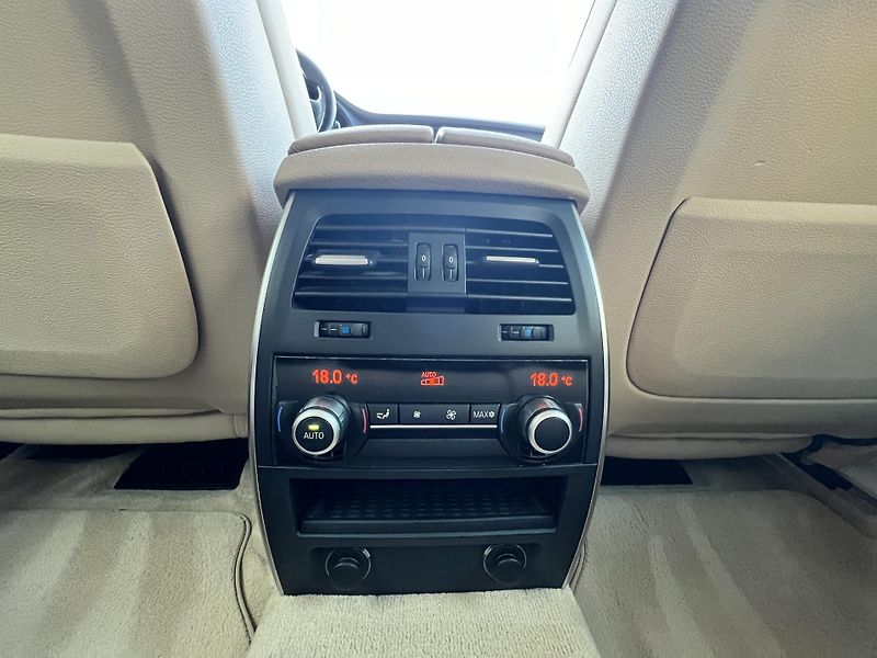 BMW Řada 5 GT 530D AUTOMAT NAVI KAMERA  - fotka 26 z 45