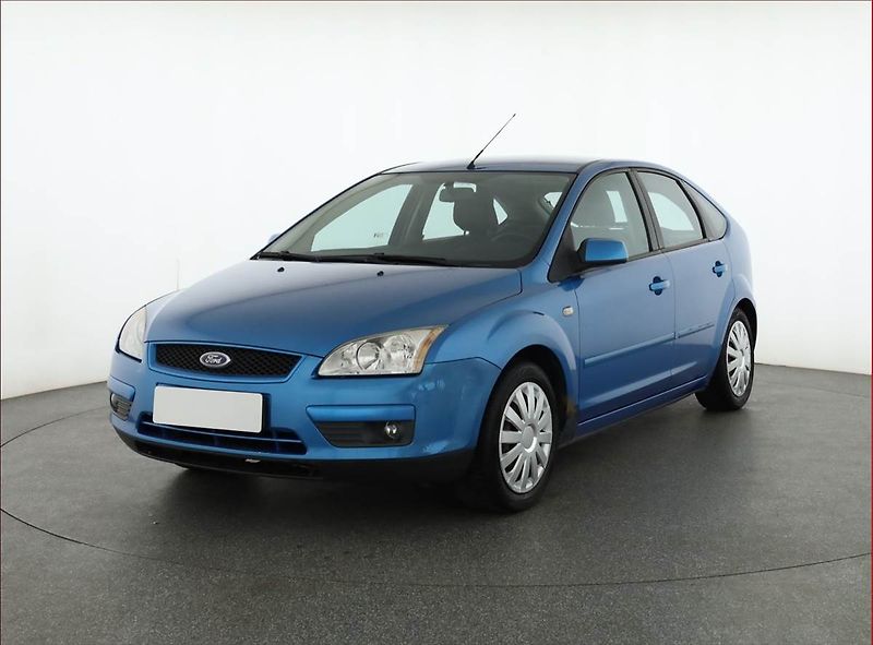 Ford Focus (2007) 1.6 16V, nová STK, Tažné - fotka 2 z 15