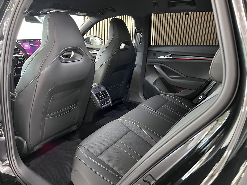 Škoda Superb TSI 4X4 195kW Sport Nez.To DCC - fotka 7 z 31