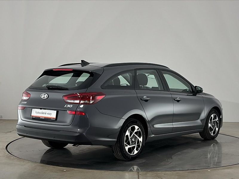 Hyundai i30 Smart DCT - fotka 2 z 26