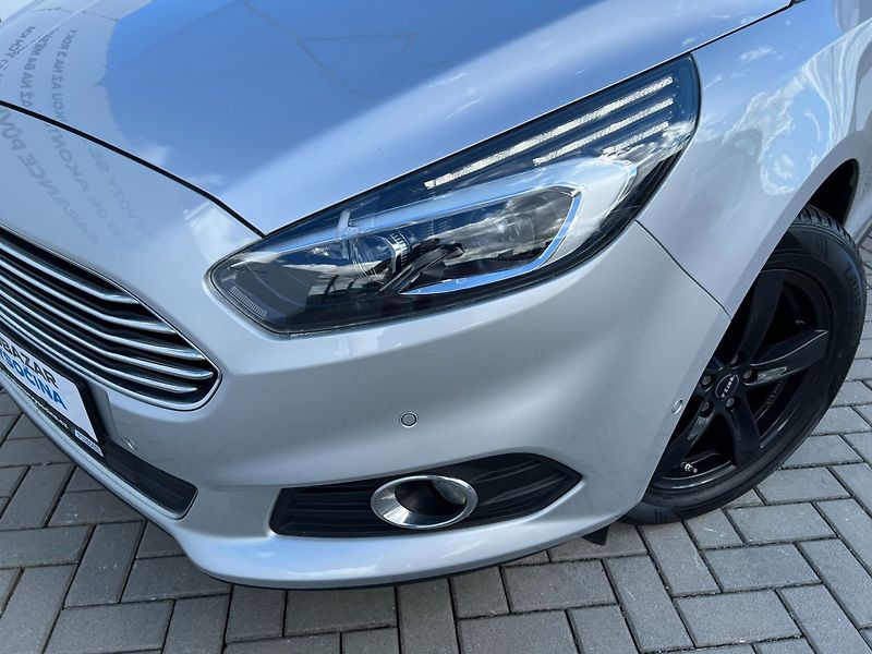 Ford S-MAX (2018) Titanium! 2.0TDCi 132kW! LED! - fotka 9 z 40