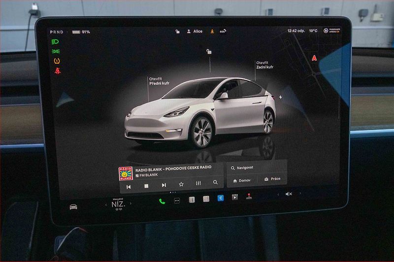 Tesla Model Y (2022) Long Range AWD 79kWh, SoH 90% - fotka 12 z 22