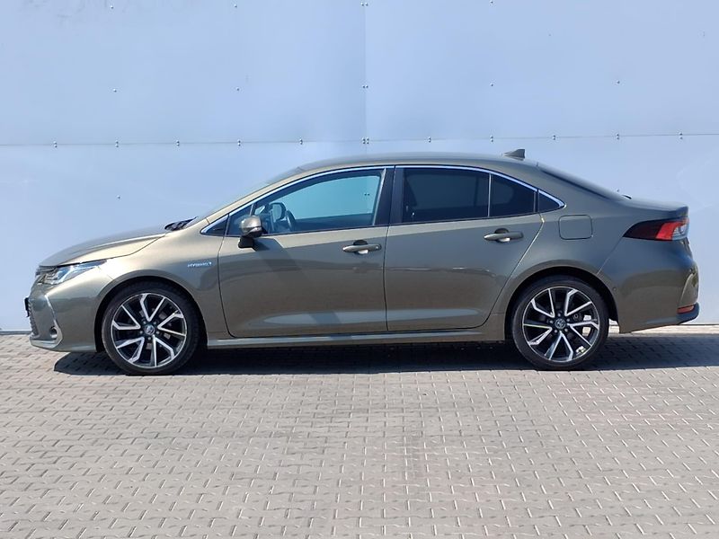 Toyota Corolla 1.8 HSD e-CVT Executive - fotka 3 z 27
