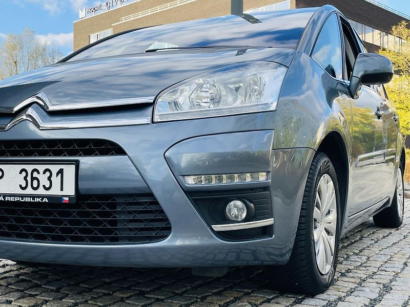 Citroën C4 Picasso 1.6i 88KW MANUÁL LED SENZORY - fotka 41 z 42