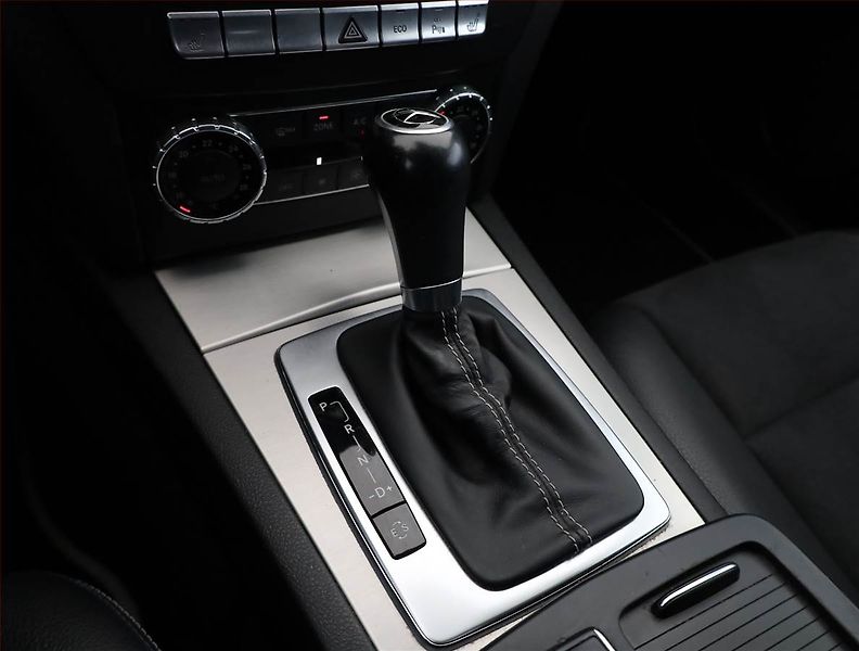 Mercedes-Benz Třídy C (2013) C 220 CDI, 4X4, Automat, Kůže - fotka 11 z 17