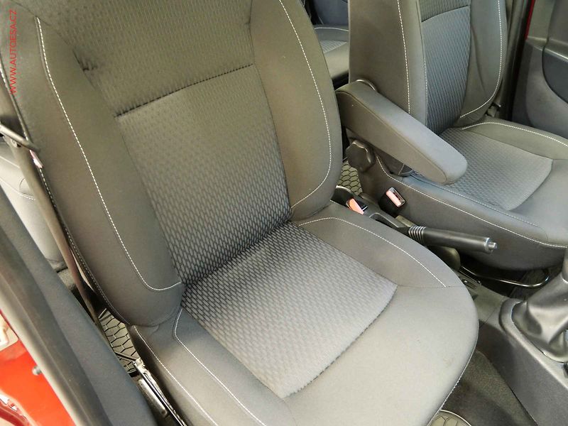 Dacia Sandero (2019) 1.0i, 2.maj,ČR, AC, tažné - fotka 11 z 17
