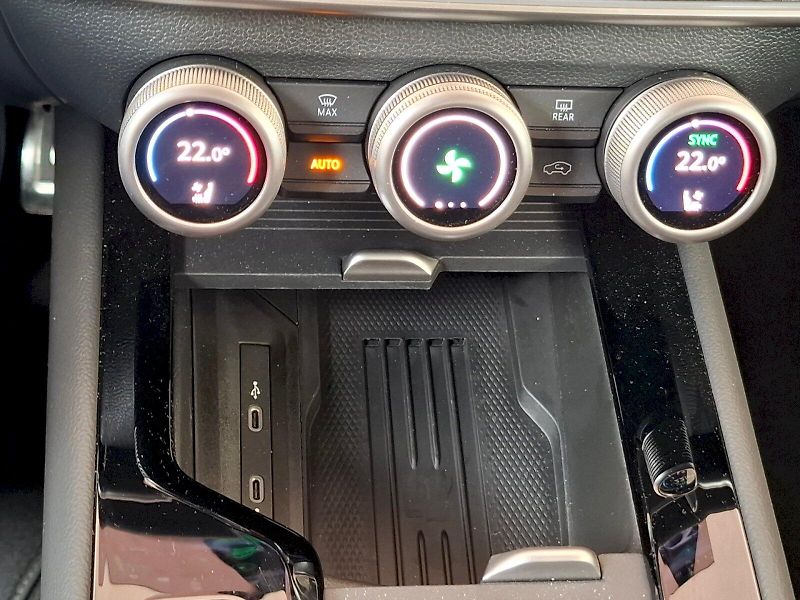 Škoda Superb (2025) SPORTLINE TS 195/2.0 A7A - fotka 16 z 31