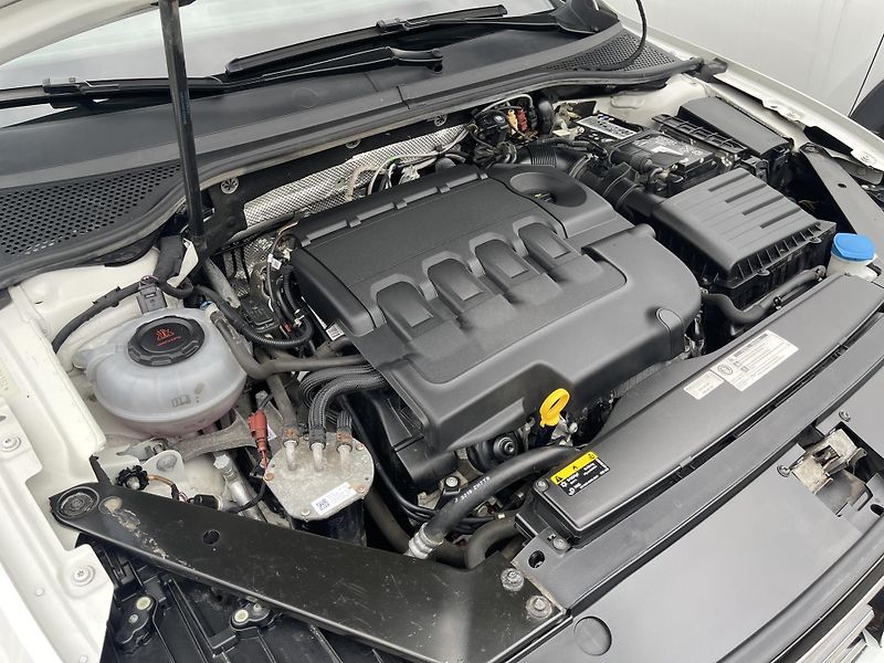Volkswagen Passat 2.0TDi DSG 4x4 ELEGANCE-DPH-ČR - fotka 42 z 46