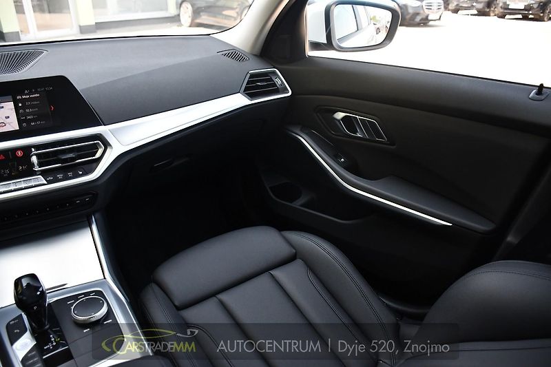 BMW Řada 3 320D xDrive 2xALU 1M ČR - fotka 27 z 54
