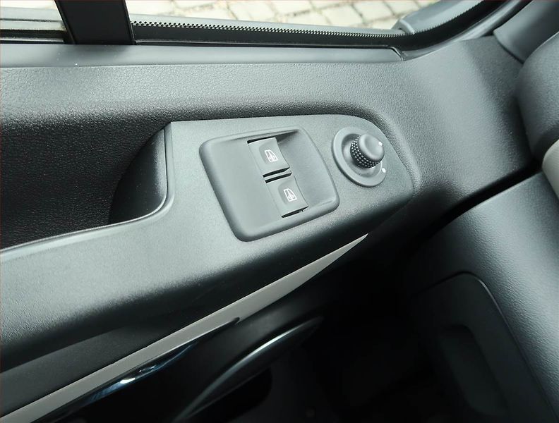 Renault Trafic (2019) 1.6 dCi, Bus, 9Míst, ČR, DPH - fotka 15 z 15