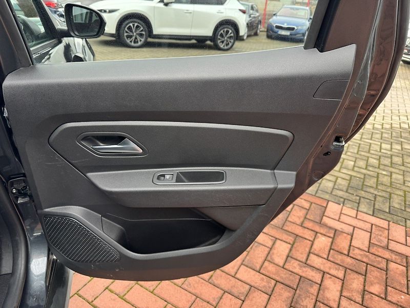 Dacia Duster (2019) 1.6i Navi Digi Klima Kamera - fotka 21 z 48