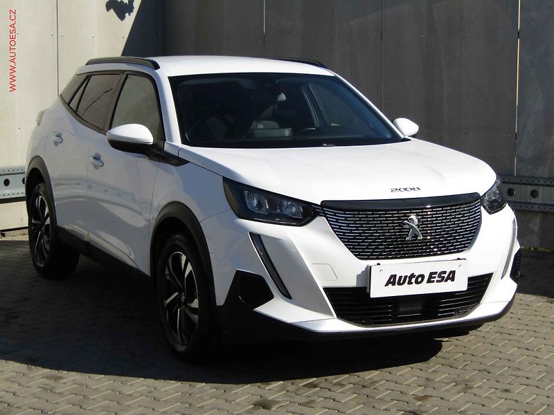 Peugeot 2008 (2021) 1.2 PT, ČR, LED - fotografie inzerátu