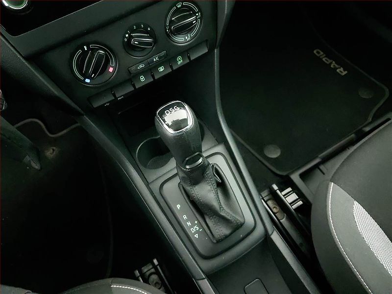 Škoda Rapid (2016) Spaceback 1.2 TSI, Automat - fotka 13 z 16