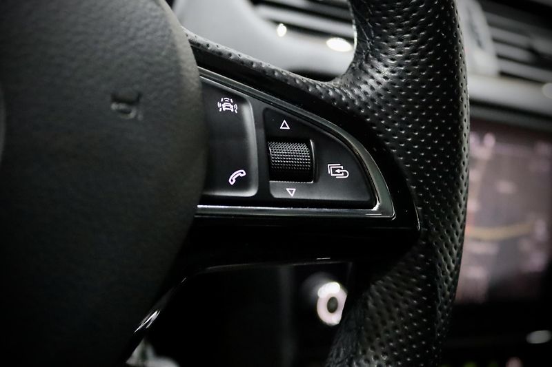 Škoda Octavia 3 FL Combi 1.4 TSI 110 kW DSG - fotka 25 z 43