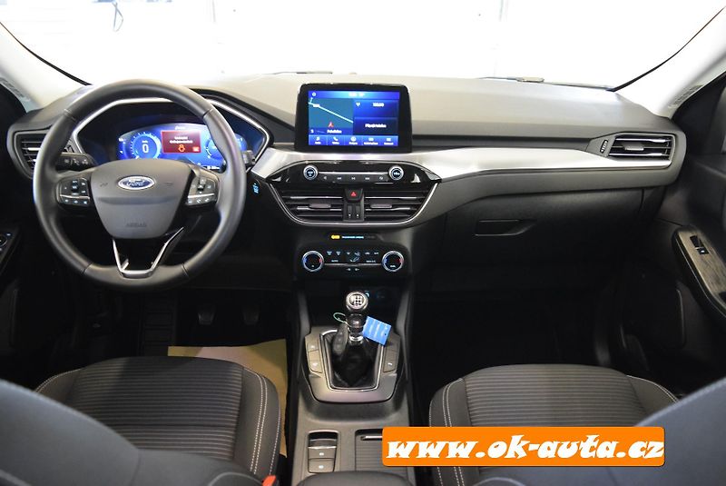 Ford Kuga 1.5 EBLUE TITANIUM 56 000 KM - fotka 30 z 57