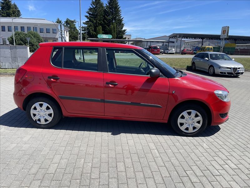 Škoda Fabia 1,4 i 63kw Klima ESP 1maj, po - fotka 31 z 33