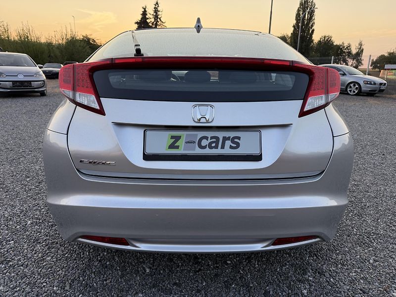 Honda Civic 1.3i-VTEC 73kW ČR - fotka 6 z 17