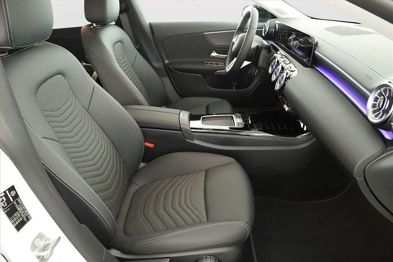 Mercedes-Benz CLA (2025) 250 e, Progressive, Kamera - fotka 7 z 29