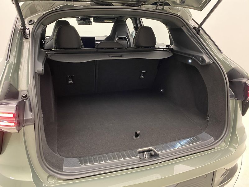 Lynk & Co 01 (2025) CORE PHEV AUT CZ 1.maj - fotka 5 z 95