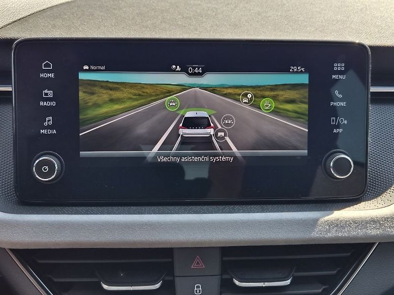 Škoda Scala Top Selection 1.0 TSI 85 kW - fotka 30 z 36