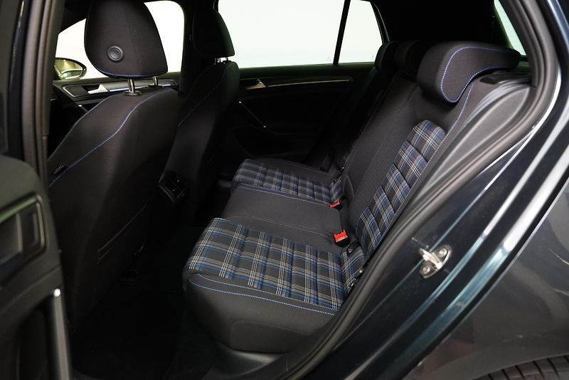 Volkswagen Golf - fotka 23 z 24