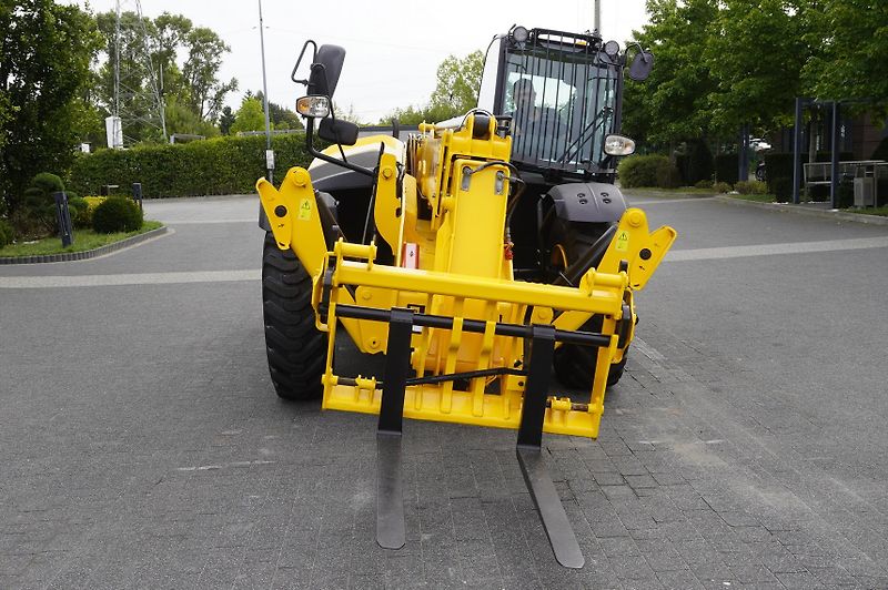 JCB (2019) 540-140 telescopic loader  - fotka 12 z 24
