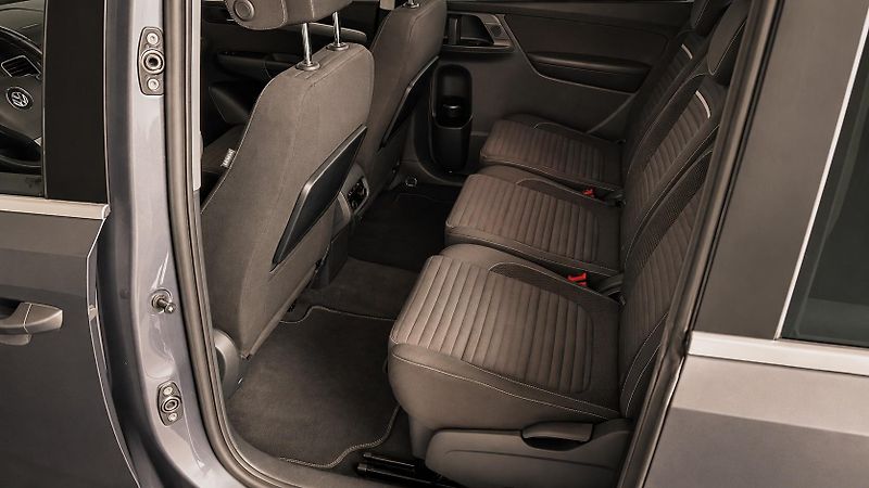 Volkswagen Sharan (2015) 2.OTDi-130kW-DSG-Highline-7mís - fotka 10 z 14