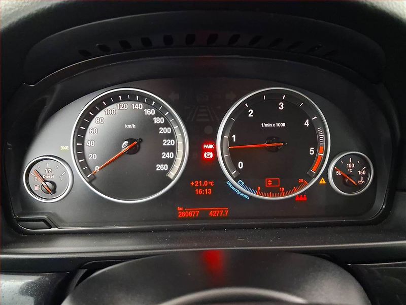 BMW Řada 5 (2011) 525d, Navi, Xenony, Tempomat - fotka 11 z 21