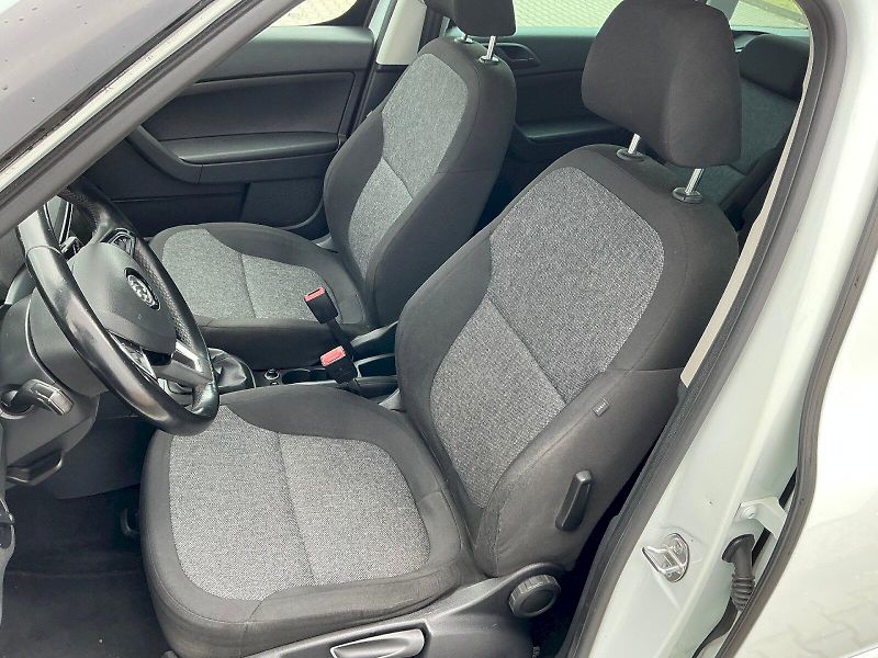 Škoda Yeti (2016) 1.2 TSI Active - fotka 16 z 24