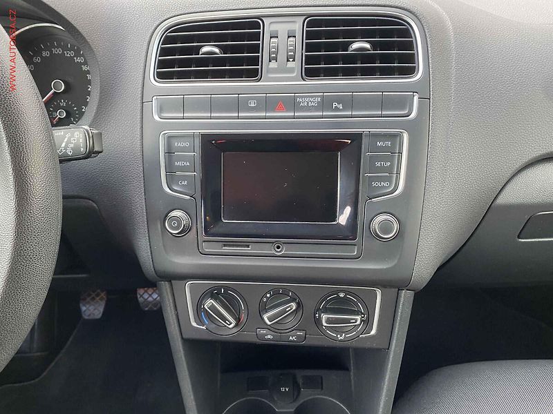 Volkswagen Polo (2015) 1.0 MPi, Comfortline - fotka 12 z 18
