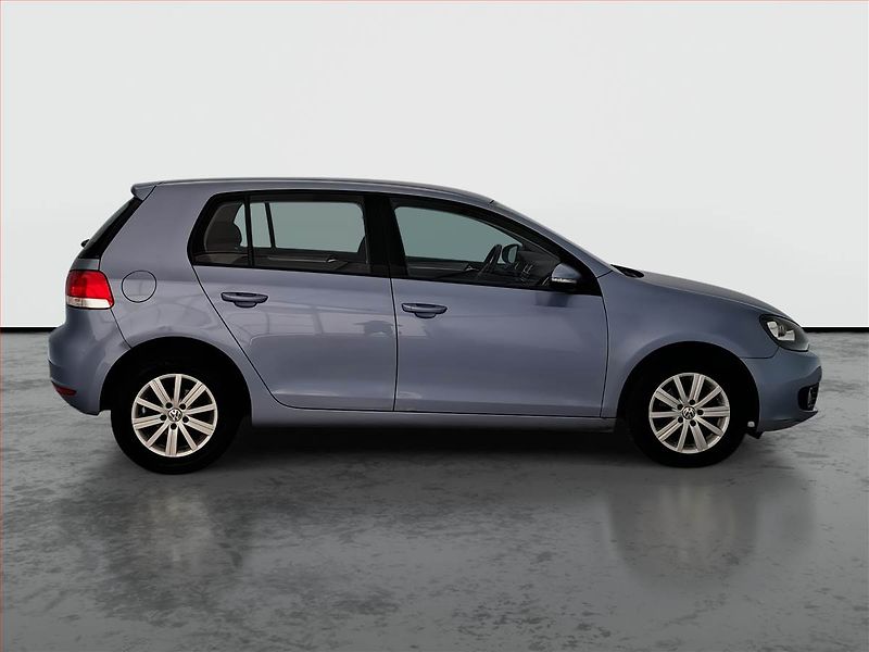 Volkswagen Golf (2010) 1.6 TDI, Tempomat - fotka 6 z 16