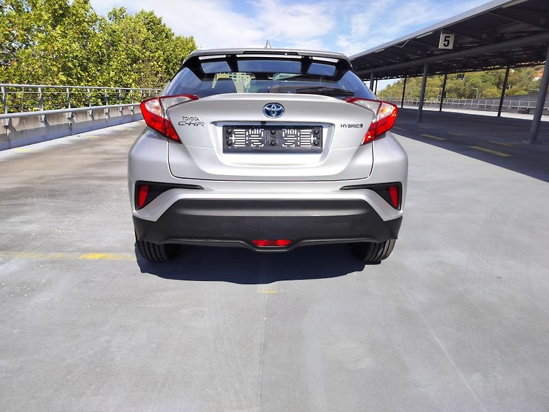 Toyota C-HR 1.8 hybrid business, navigace - fotka 6 z 27