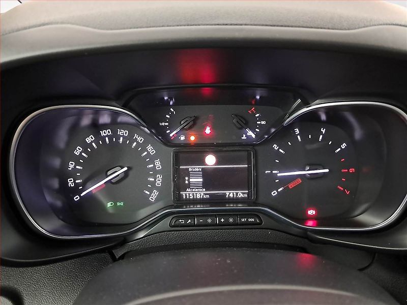 Citroën Berlingo (2020) Feel 1.5 BlueHDi, 5Míst, ČR - fotka 11 z 15