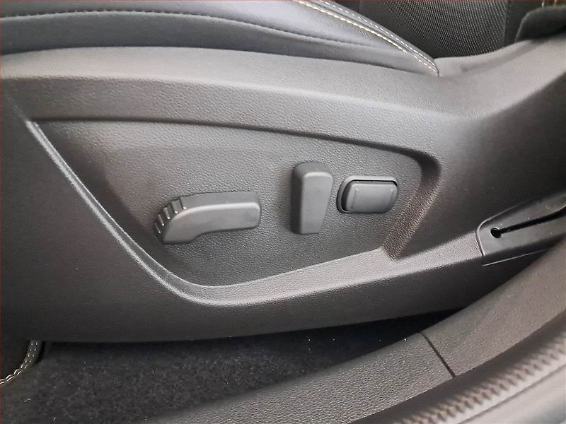 Renault Arkana (2023) Intens E-Tech - fotka 22 z 24