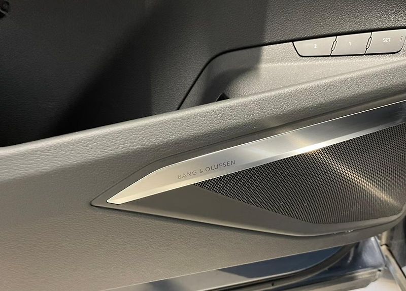 Audi Q8 e-tron 55 Q S-Line 360k Tažné SoH 94% - fotka 20 z 30