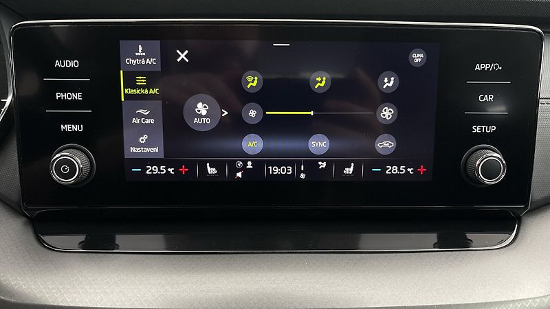 Škoda Octavia 2.0 TDI Ambition - fotka 24 z 24