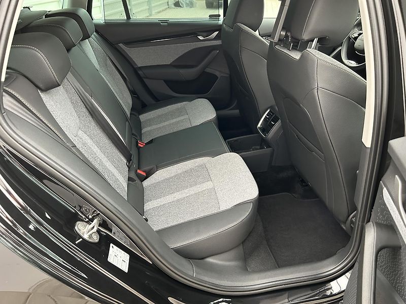 Škoda Octavia 2.0 TDI Top selection - fotka 8 z 26