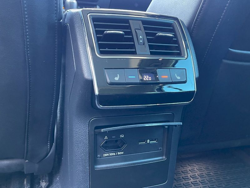 Škoda Superb (2018) L&K 2.0 TDI 140kW DSG 4x4 Comb - fotka 27 z 35