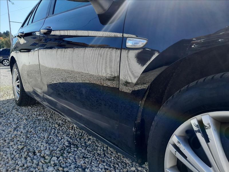 Opel Astra 1,6 CDTi 81kW - fotka 10 z 49