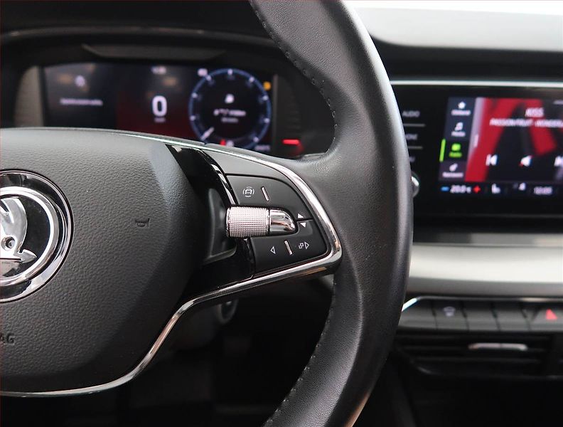 Škoda Octavia (2023) Ambition 2.0 TDI, ČR,1.maj - fotka 16 z 20