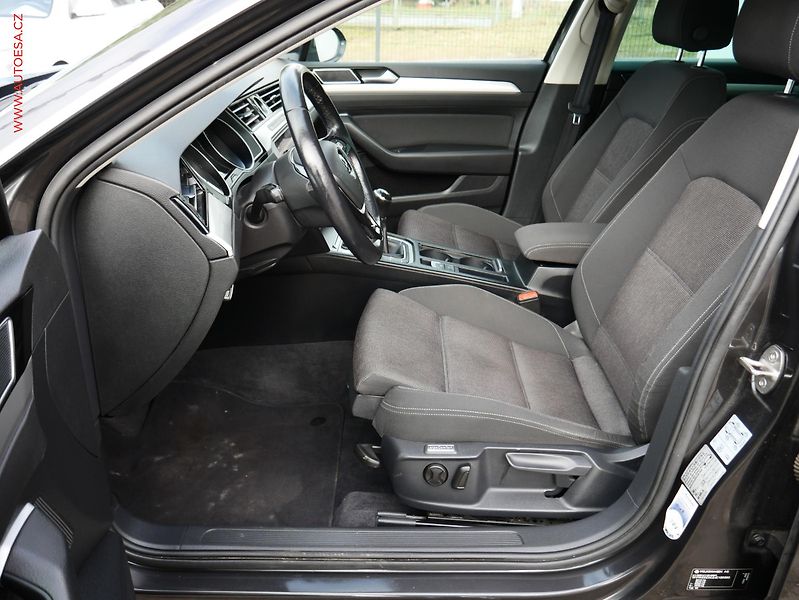 Volkswagen Passat (2017) 1.4 TSi, Comfortline, navi - fotka 9 z 19